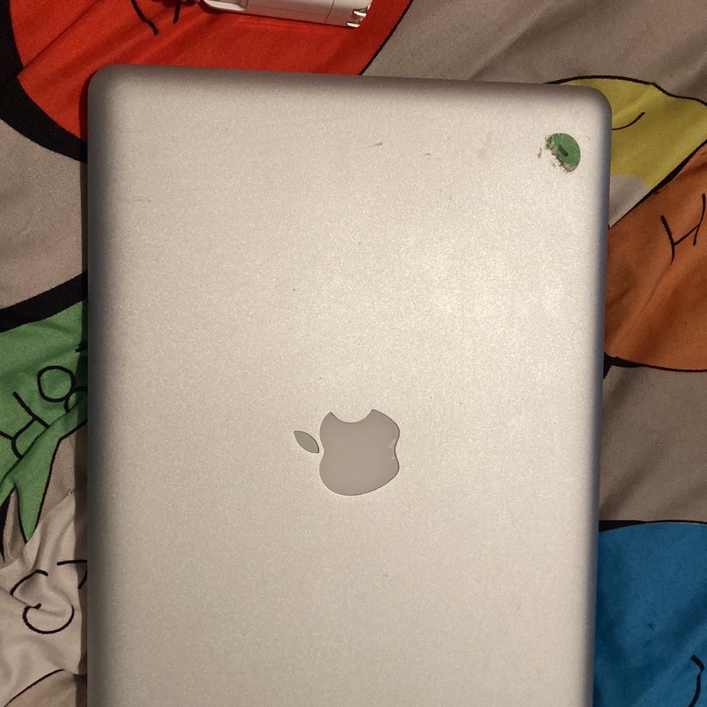 MacBook Pro - Picture 3 of 6